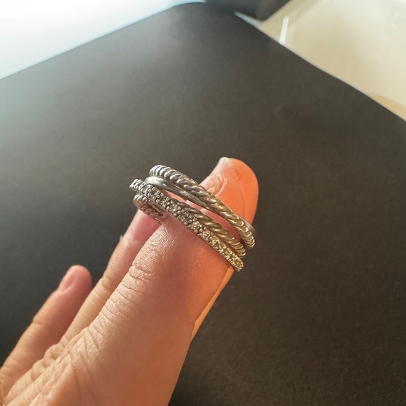 Crossover Band Ring - Picture 6 of 6